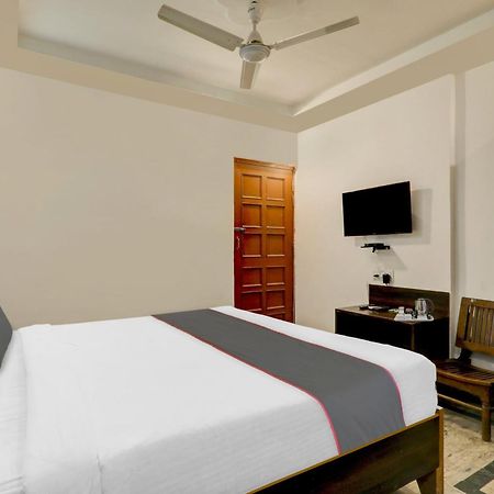 Collection O Premier Near Hazratganj Hotel Lucknow Exterior foto