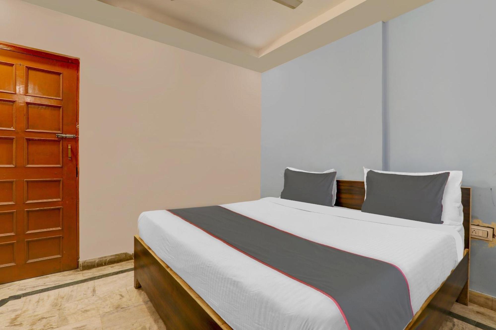 Collection O Premier Near Hazratganj Hotel Lucknow Exterior foto
