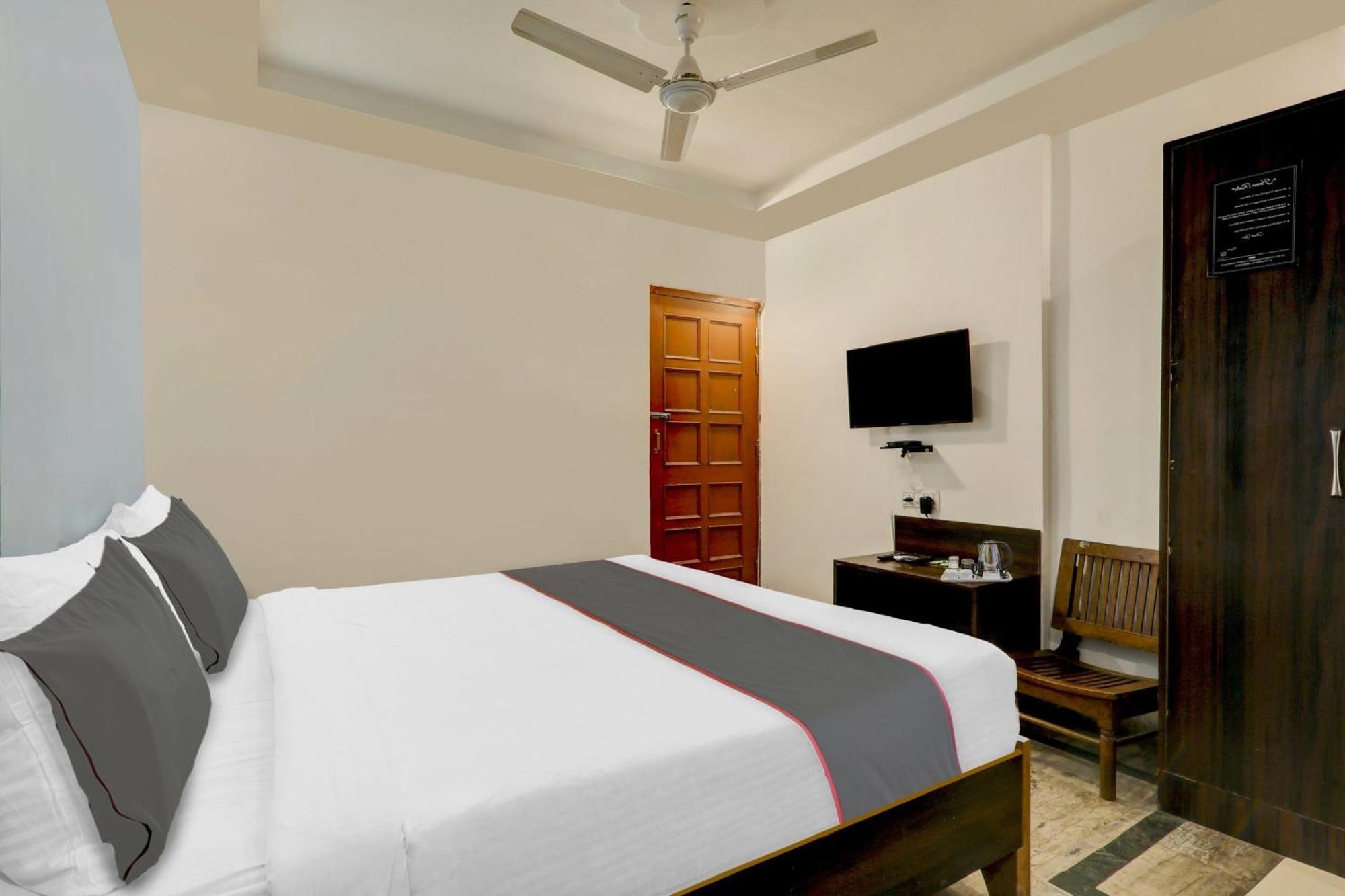 Collection O Premier Near Hazratganj Hotel Lucknow Exterior foto